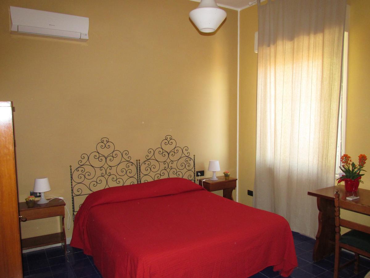 קסטלמולה Hotel Panorama Di Sicilia מראה חיצוני תמונה