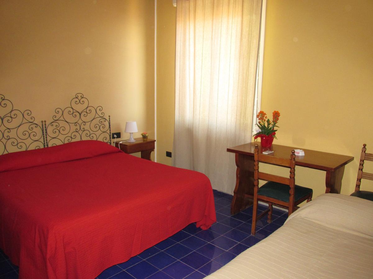 קסטלמולה Hotel Panorama Di Sicilia מראה חיצוני תמונה